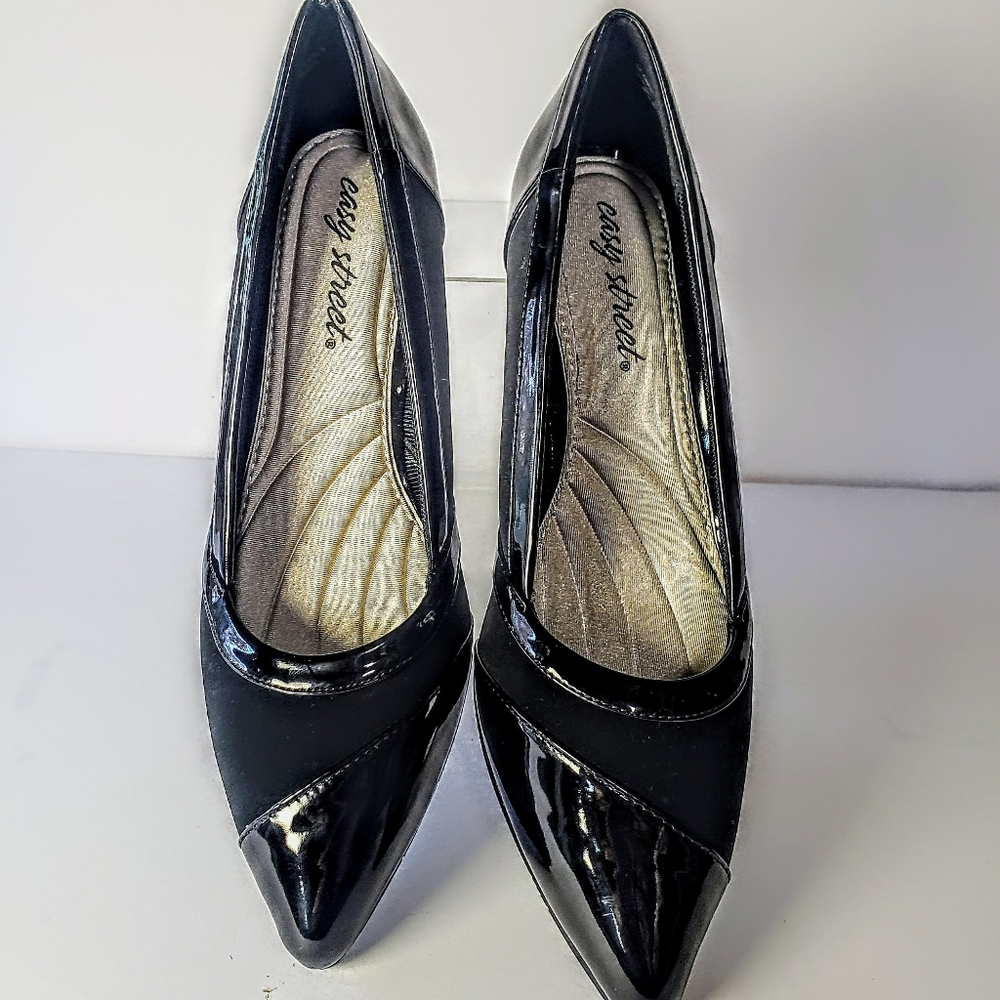 Easy Street Women's Black Patent/Suede High Heel Pump, Size 8N